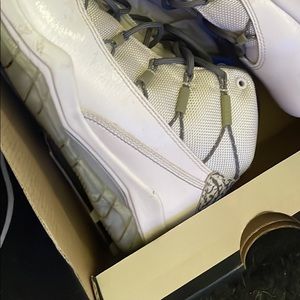 White Jordan’s size 4 youth